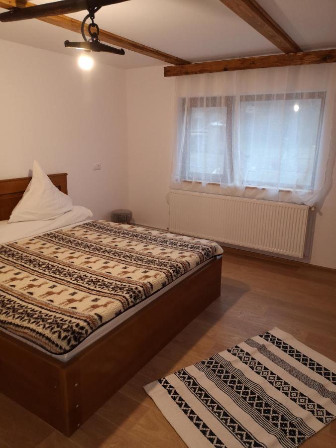 Вилла Casa Livada Bunicii Тыргу-Окна Экстерьер фото